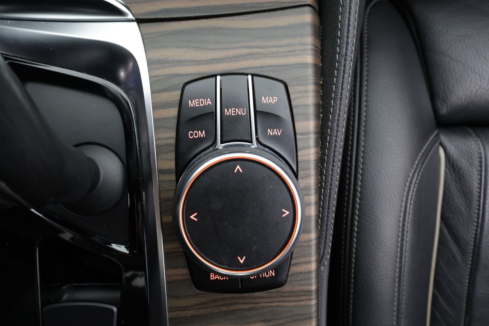 BMW 530 2017 G30 Sedan 530e A Charged Edition M Sport * ACC / Adapt.LED / H&K / 360° / Comfort penkit / Navi / Keyless * - Kahdet renkaat / * HUIPPU KAMOILLA * - Osta nyt, maksa vasta ensi vuonna