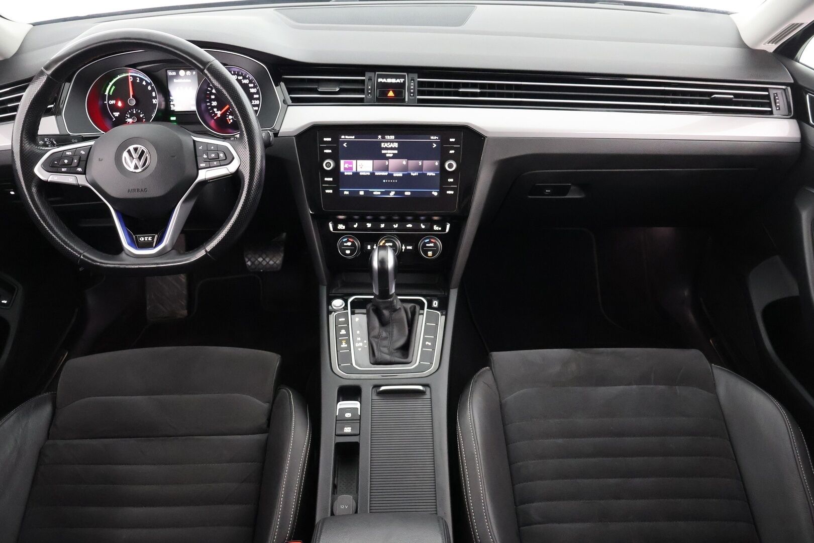 Volkswagen Passat 2020 Variant GTE Plug-In Hybrid 160 kW (218 hv) DSG-automaatti - ACC | Webasto | Koukku | P-kamera | Nahka-alcantara | LED | 