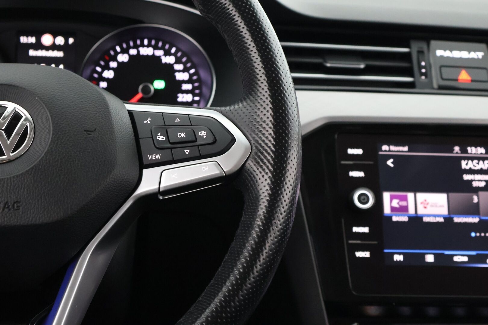 Volkswagen Passat 2020 Variant GTE Plug-In Hybrid 160 kW (218 hv) DSG-automaatti - ACC | Webasto | Koukku | P-kamera | Nahka-alcantara | LED | 