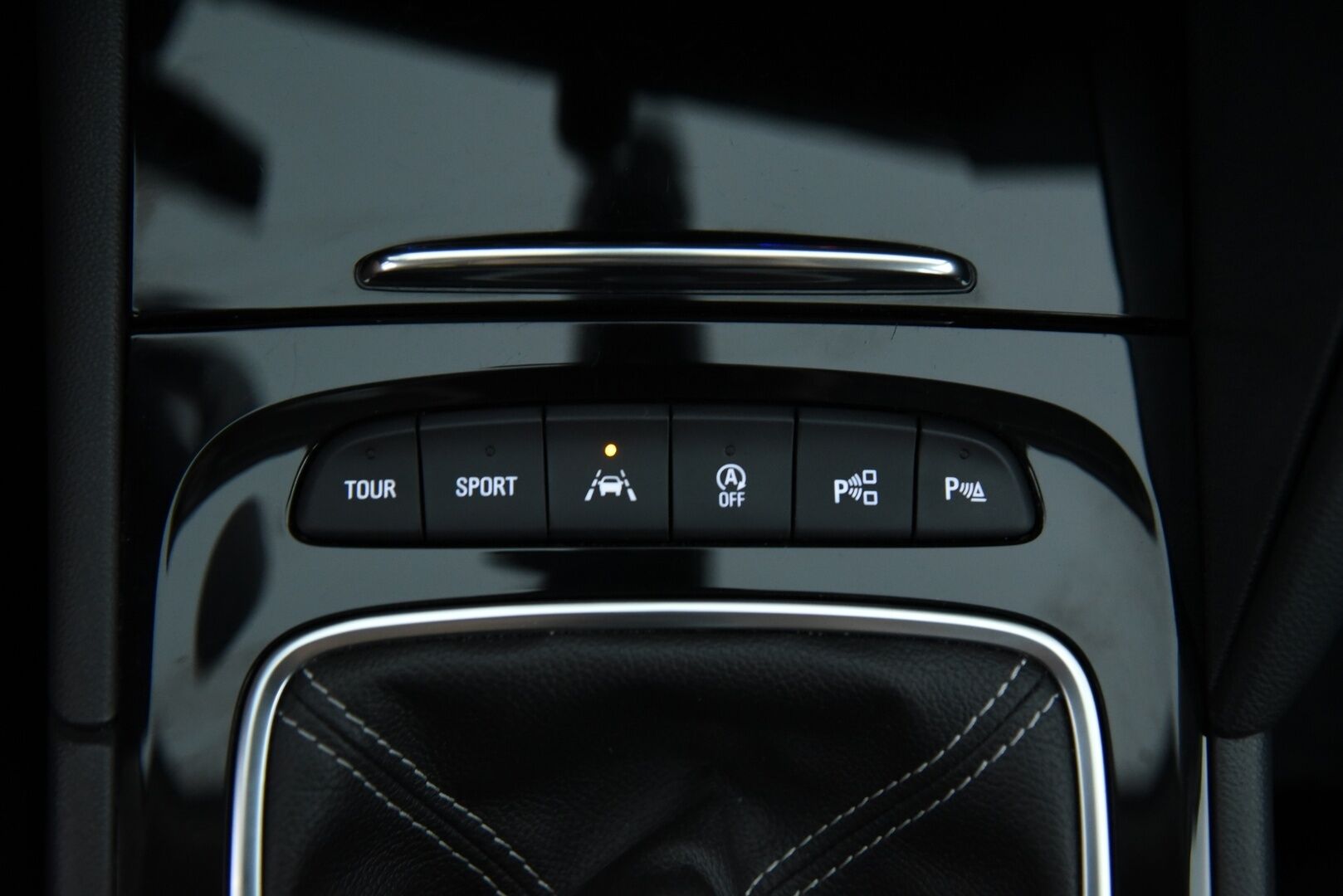 Opel Insignia 2017 Grand Sport Innovation 2,0 CDTI Start/Stop 125kW MT6 / Adapt. Vakkari / LED / P.Kamera / HUD - BLIS / Nahkasisusta