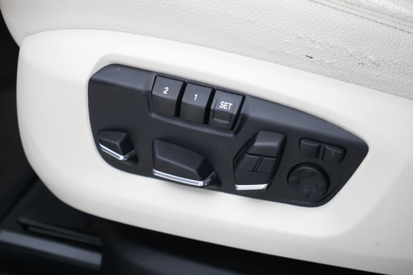 BMW X5 2015 F15 xDrive25d TwinPower Turbo A * Muistipenkit / H&K / Xenon / Sähköluukku / Prof.Navi / Vakkari * - HULLUT AVAJAISHULINAT KORKOTARJOUS 3,29 %