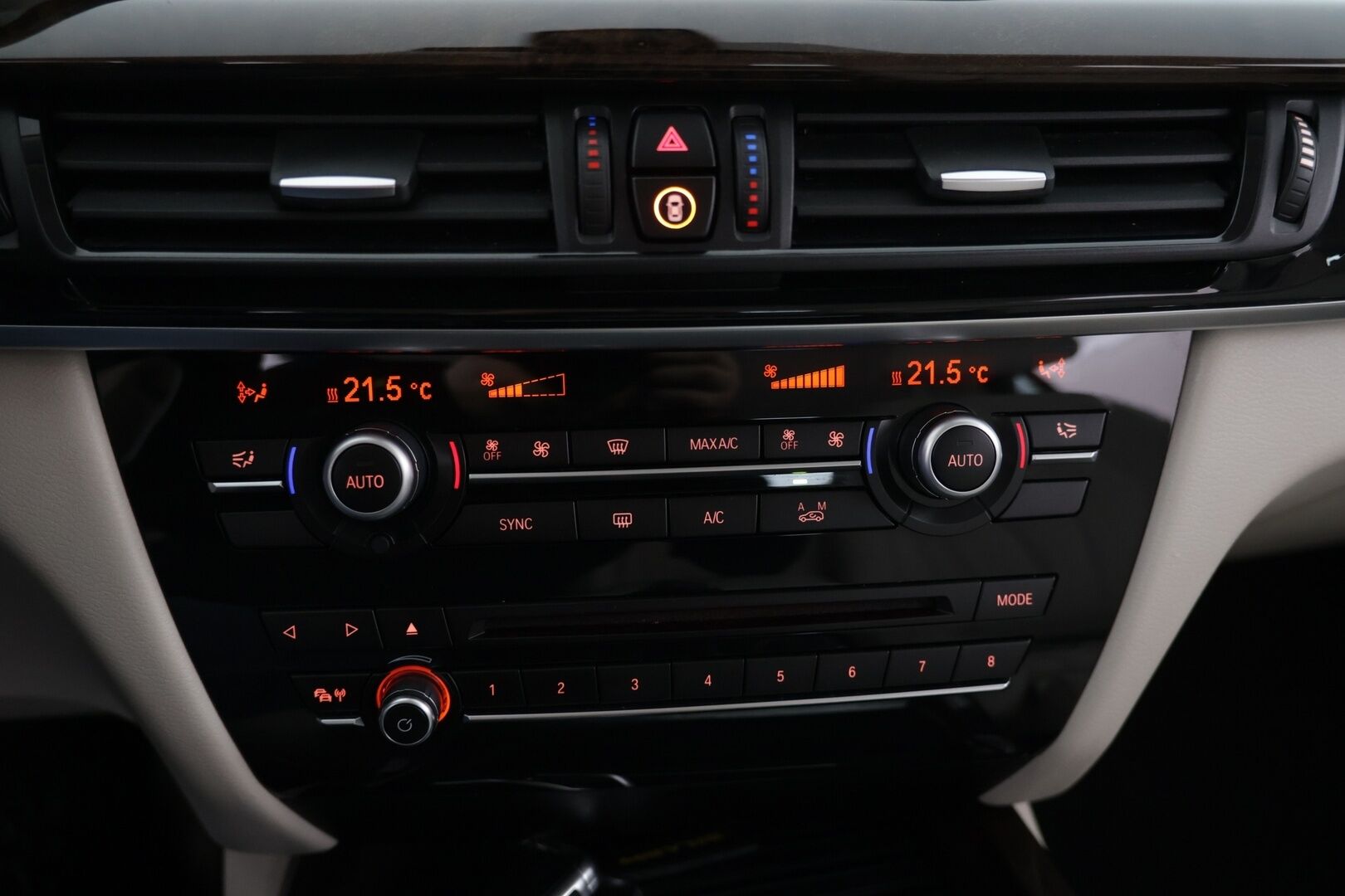 BMW X5 2015 F15 xDrive25d TwinPower Turbo A * Muistipenkit / H&K / Xenon / Sähköluukku / Prof.Navi / Vakkari * - HULLUT AVAJAISHULINAT KORKOTARJOUS 3,29 %