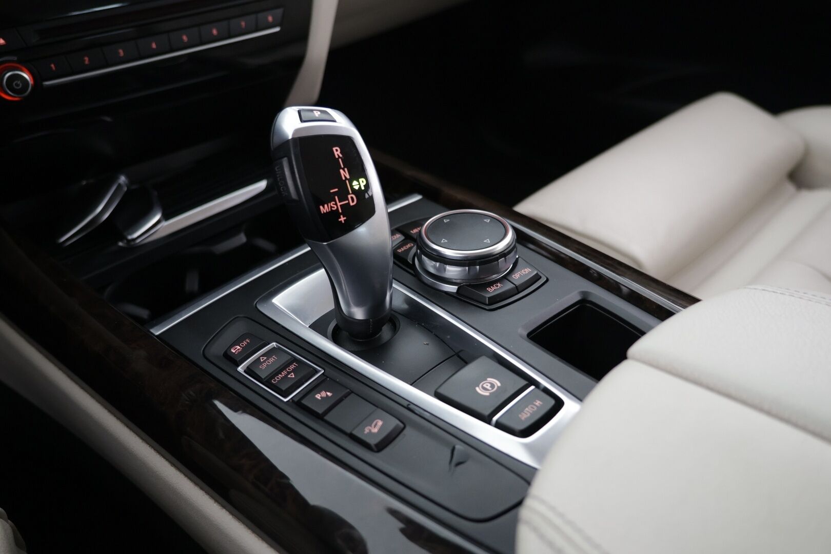 BMW X5 2015 F15 xDrive25d TwinPower Turbo A *Harman&Kardon / Nahkasisusta / Kessy!*