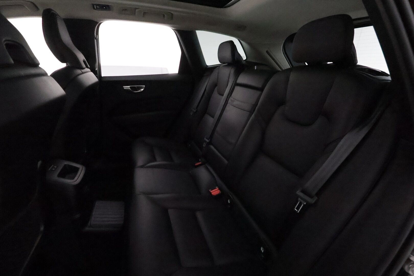 Volvo XC60 2021 T6 TwE AWD Inscription aut **Adapt.vakkari / Panorama / Muistipenkki / BLIS / Webasto / Nahat / Full LED** - 3,99 % KORKOTARJOUS TÄHÄN AUTOON 31.8. ASTI! - 1.Om Suomi-auto / Merkkihuollettu / Kahdet renkaat aluvanteilla / Navi / KeylessGo