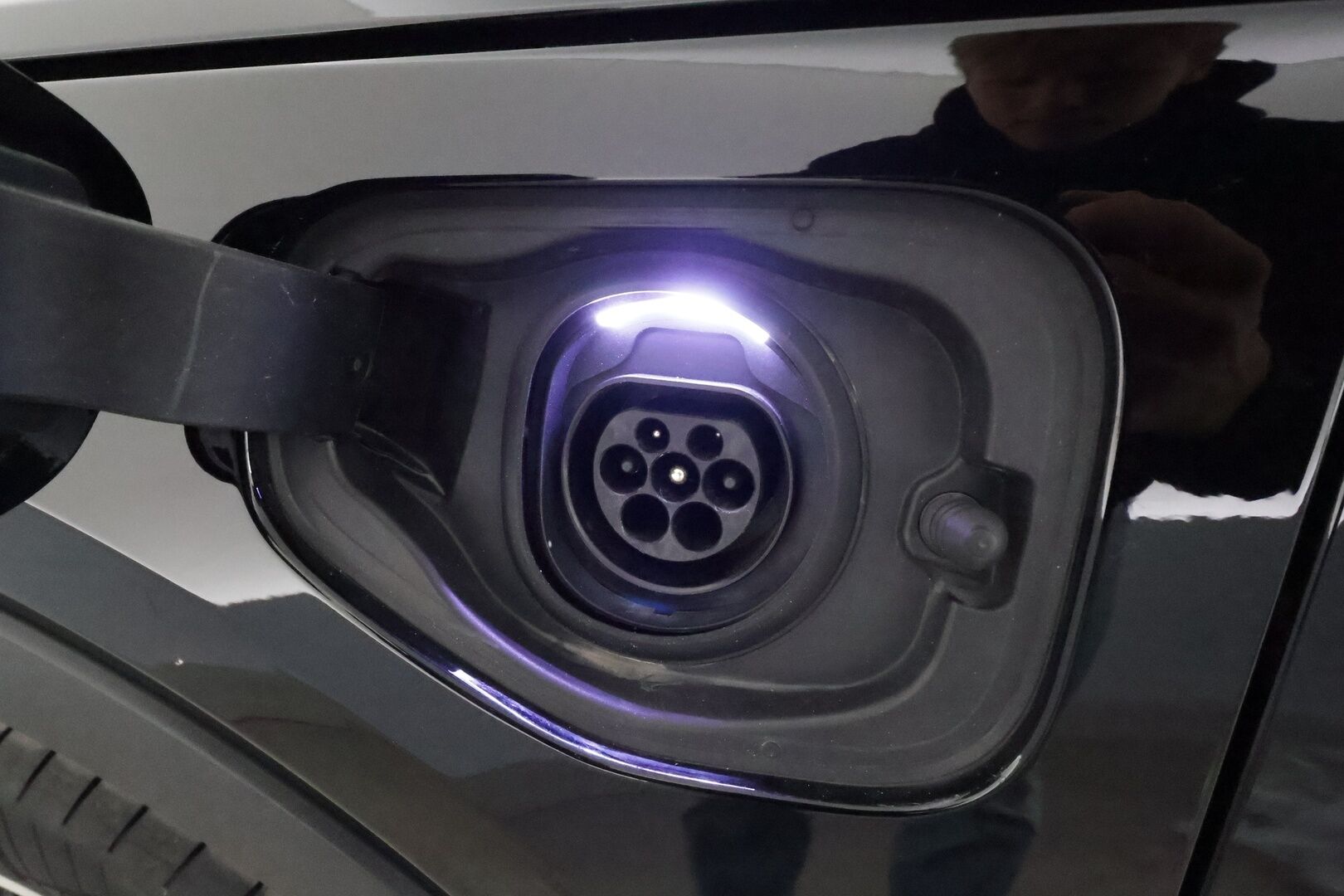 Volvo XC40 2021 T5 TwE R-Design aut *ACC / P.kamera / Full LED / Webasto / Sporttipenkit / BLIS / Digimittaristo / Navi* - Suomi-auto / Kahdet renkaat Volvon aluvanteilla - Osta nyt, maksa vasta ensi vuonna