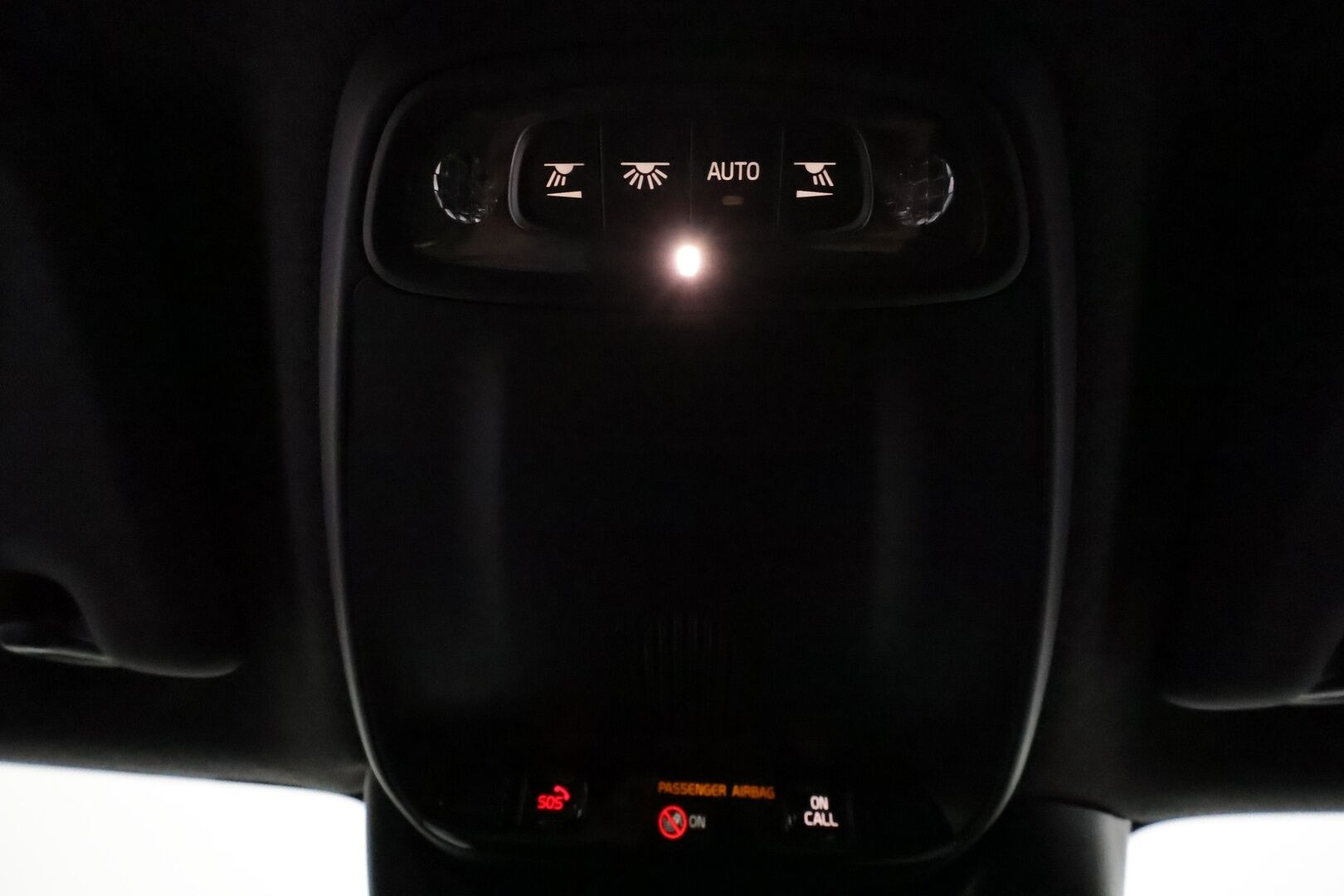 Volvo XC40 2021 T5 TwE R-Design aut *ACC / P.kamera / Full LED / Webasto / Sporttipenkit / BLIS / Digimittaristo / Navi* - Suomi-auto / Kahdet renkaat Volvon aluvanteilla - Osta nyt, maksa vasta ensi vuonna