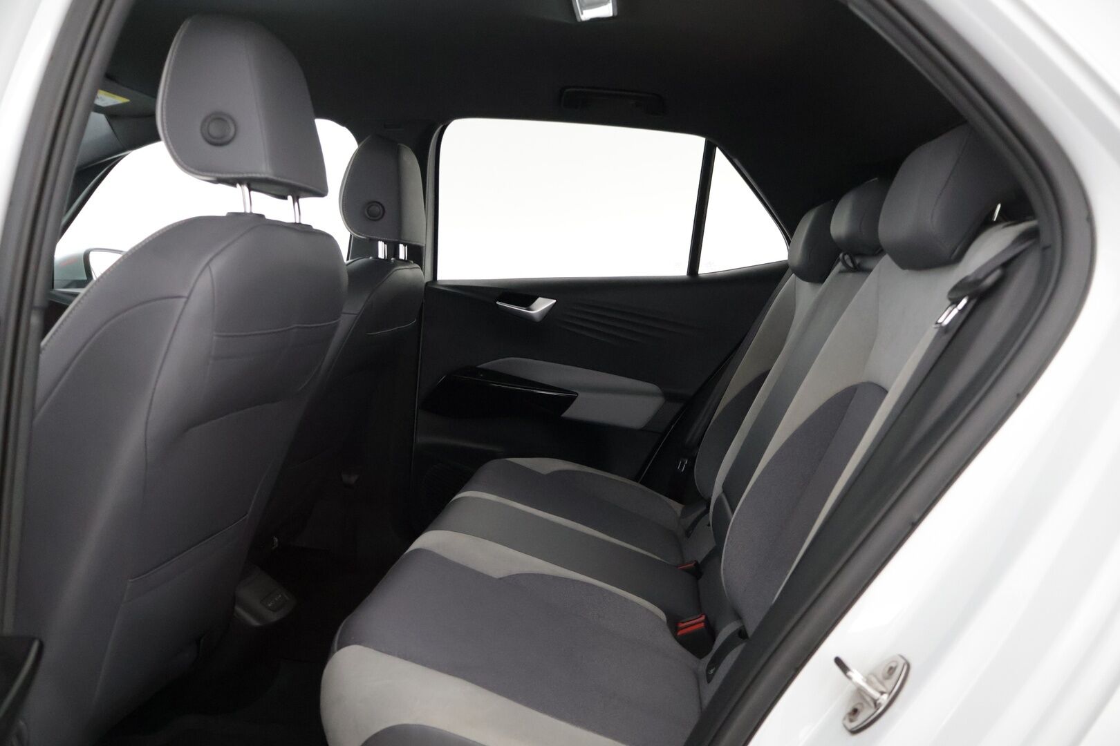 Volkswagen ID.3 2020 1ST Plus 150 kW, akku 58 kWh* Peruutuskamera / Ilmalämpöpumppu / Kaistavahti / Navi * - * 2x Volkswagen alumiinivanteet merkkirenkailla / siisti*