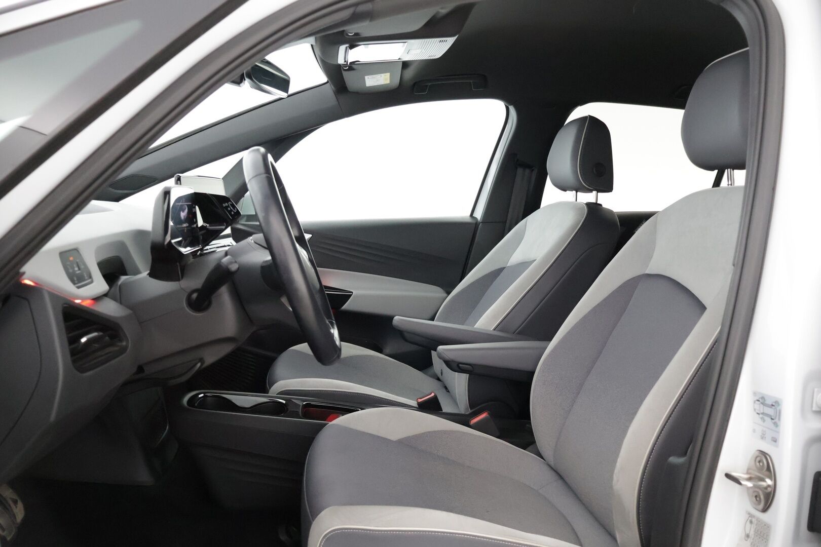Volkswagen ID.3 2020 1ST Plus 150 kW, akku 58 kWh* Peruutuskamera / Ilmalämpöpumppu / Kaistavahti / Navi * - * 2x Volkswagen alumiinivanteet merkkirenkailla / siisti*