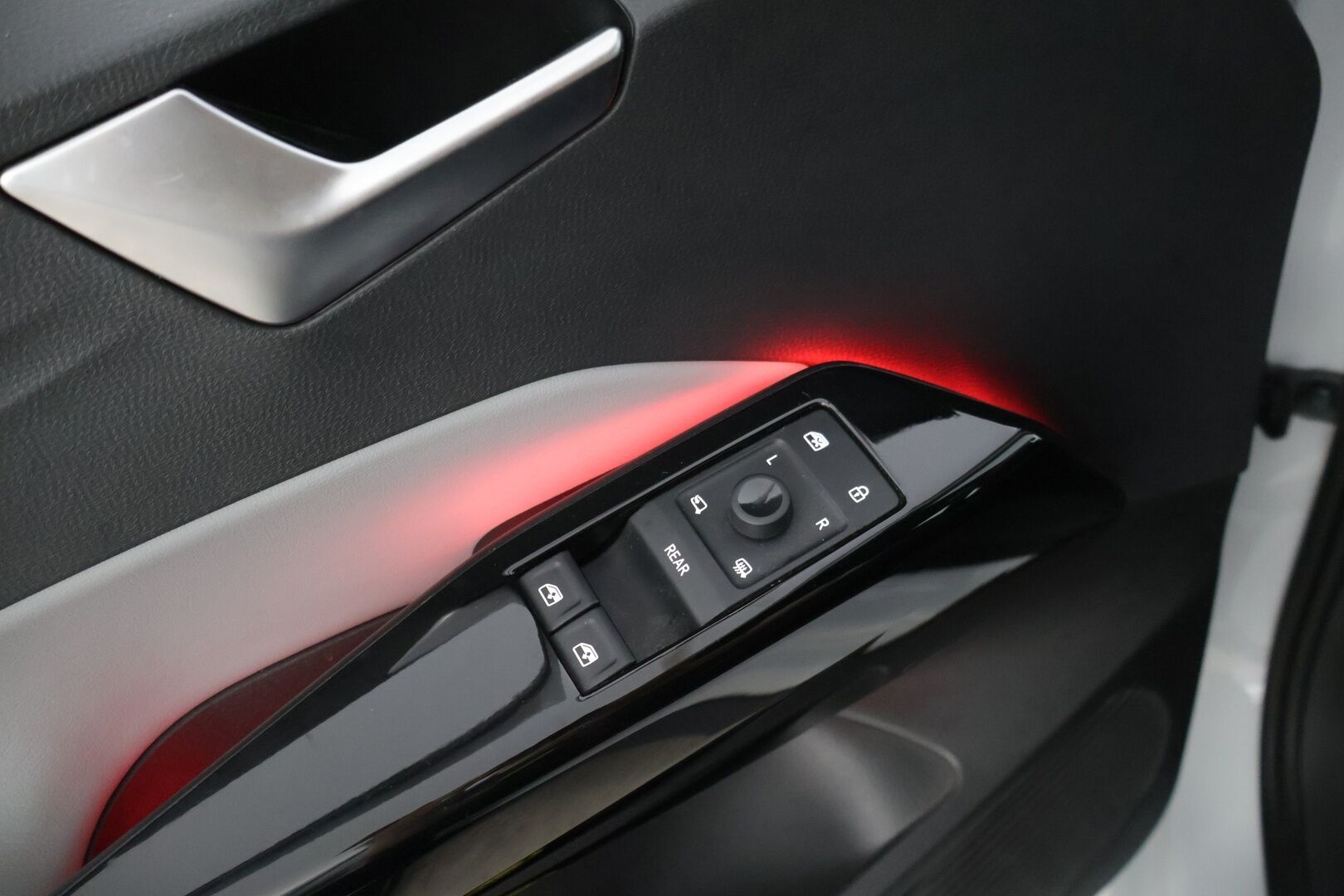Volkswagen ID.3 2020 1ST Plus 150 kW, akku 58 kWh* Peruutuskamera / Ilmalämpöpumppu / Kaistavahti / Navi * - * 2x Volkswagen alumiinivanteet merkkirenkailla / siisti*