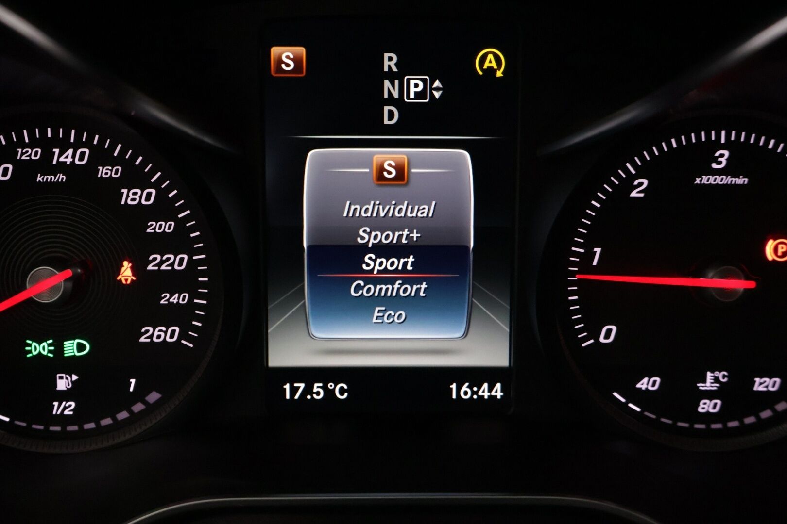 Mercedes-Benz C 2015 250 BLUETEC *ACC / Webasto / Multibeam LED / Sporttipenkit / HUD* - *2x Renkaat & Vanteet / Adblue korjattu / Huippuvarusteet*