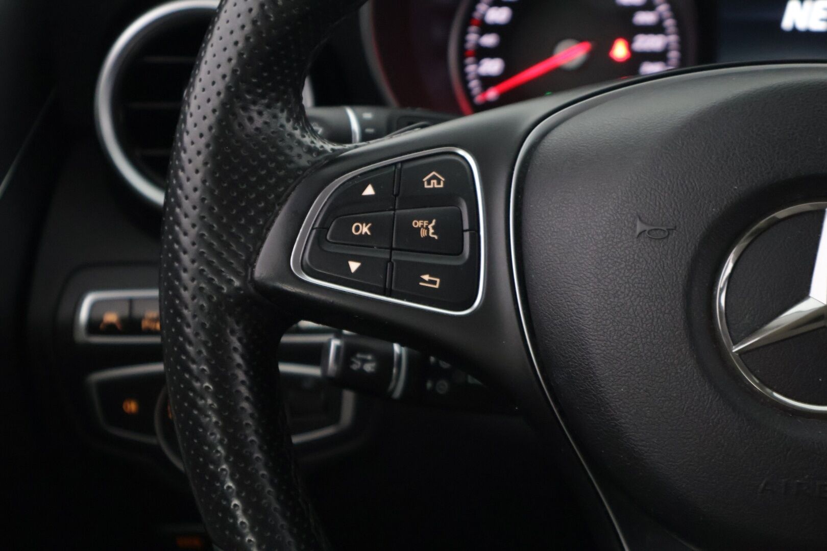 Mercedes-Benz C 2015 250 BLUETEC *ACC / Webasto / Multibeam LED / Sporttipenkit / HUD* - *2x Renkaat & Vanteet / Adblue korjattu / Huippuvarusteet*