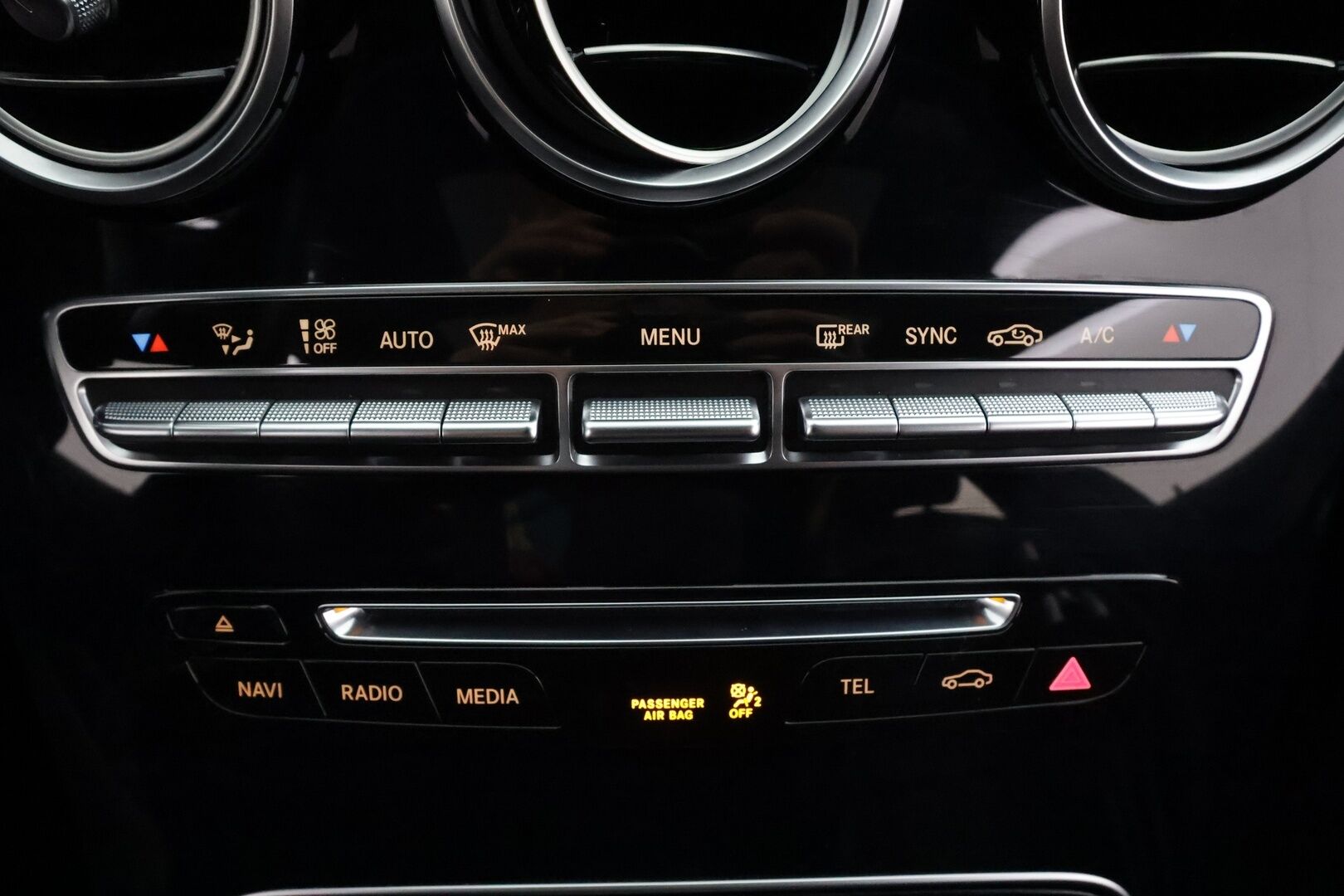 Mercedes-Benz C 2016 250 d T A Premium Business AMG * Vetokoukku / Panoraama / Nahkasisusta / LED High Performance / Sporttipenkit / Peruutustutkat - Comand Navi / Metalliväri / Siisti yksilö!