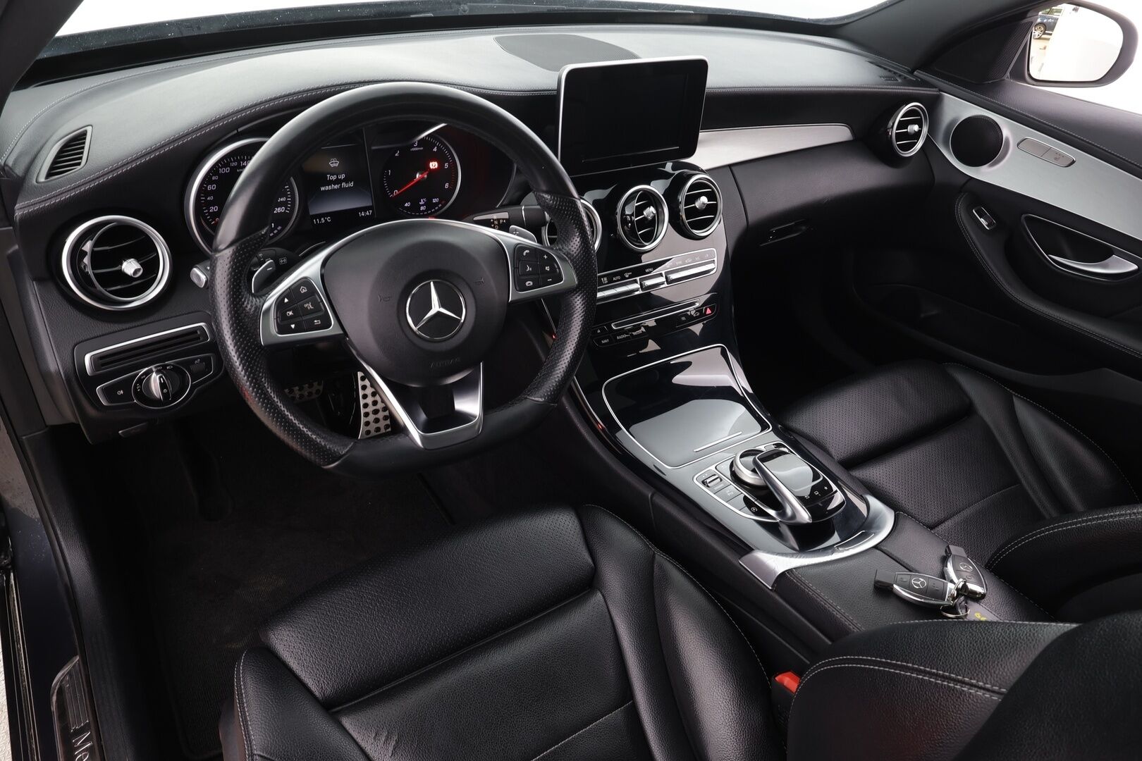 Mercedes-Benz C 2016 250 d T A Premium Business AMG * Vetokoukku / Panoraama / Nahkasisusta / LED High Performance / Sporttipenkit / Peruutustutkat - Comand Navi / Metalliväri / Siisti yksilö!