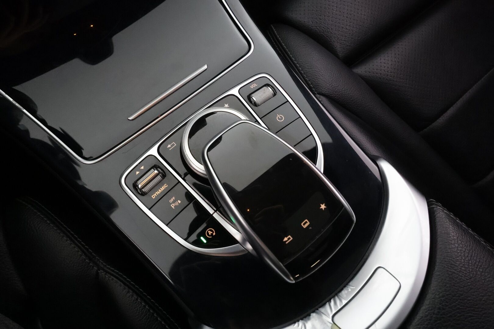 Mercedes-Benz C 2016 250 d T A Premium Business AMG * Vetokoukku / Panoraama / Nahkasisusta / LED High Performance / Sporttipenkit / Peruutustutkat - Comand Navi / Metalliväri / Siisti yksilö!