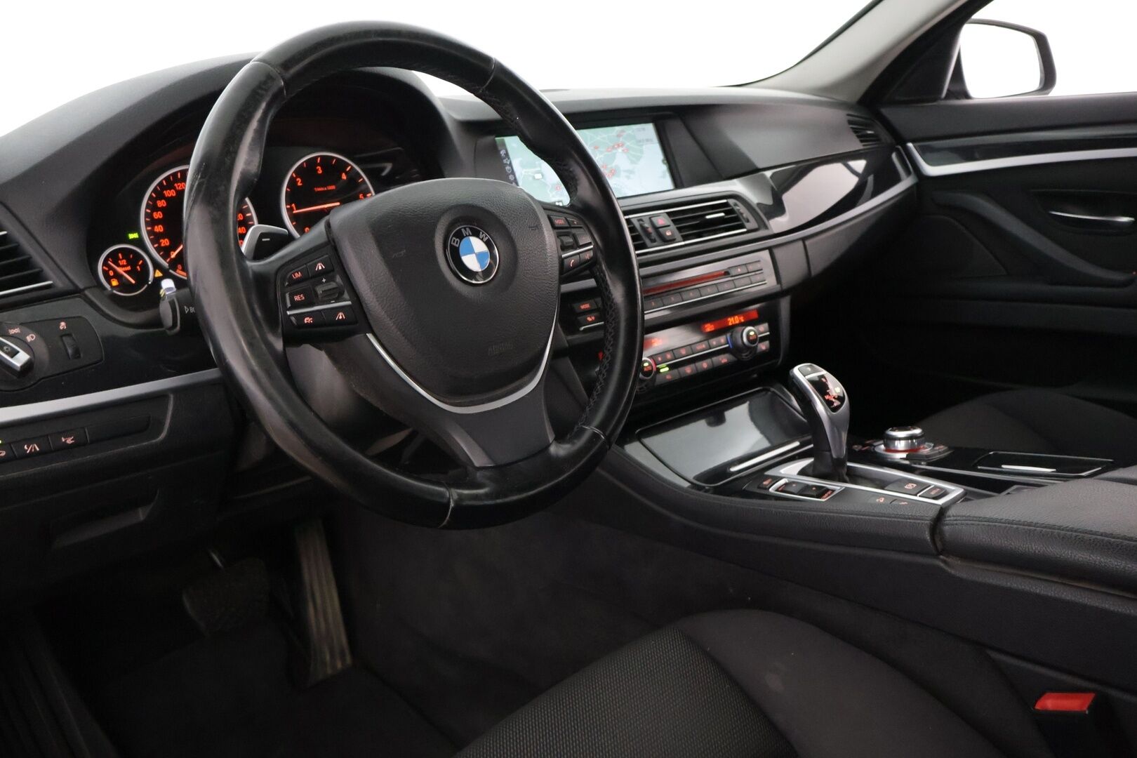 BMW 525 2012 TwinPower Turbo A xDrive F11 Touring *YritysOutlet - Myydään vain yrityksille* - * ACC / Webasto / HUD / Prof. navi / Koukku / Sportvaihteisto / Bluetooth / Adapt. ajovalot *