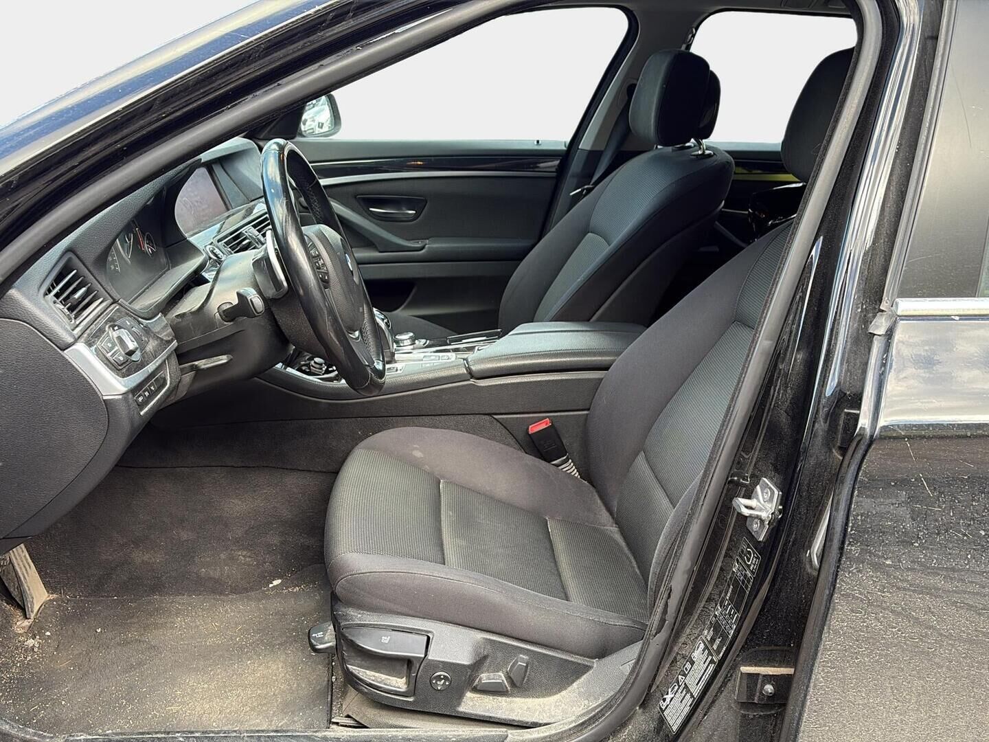 BMW 525 2012 TwinPower Turbo A xDrive F11 Touring *YritysOutlet - Myydään vain yrityksille* - * ACC / Webasto / HUD / Prof. navi / Koukku / Sportvaihteisto / Bluetooth / Adapt. ajovalot *