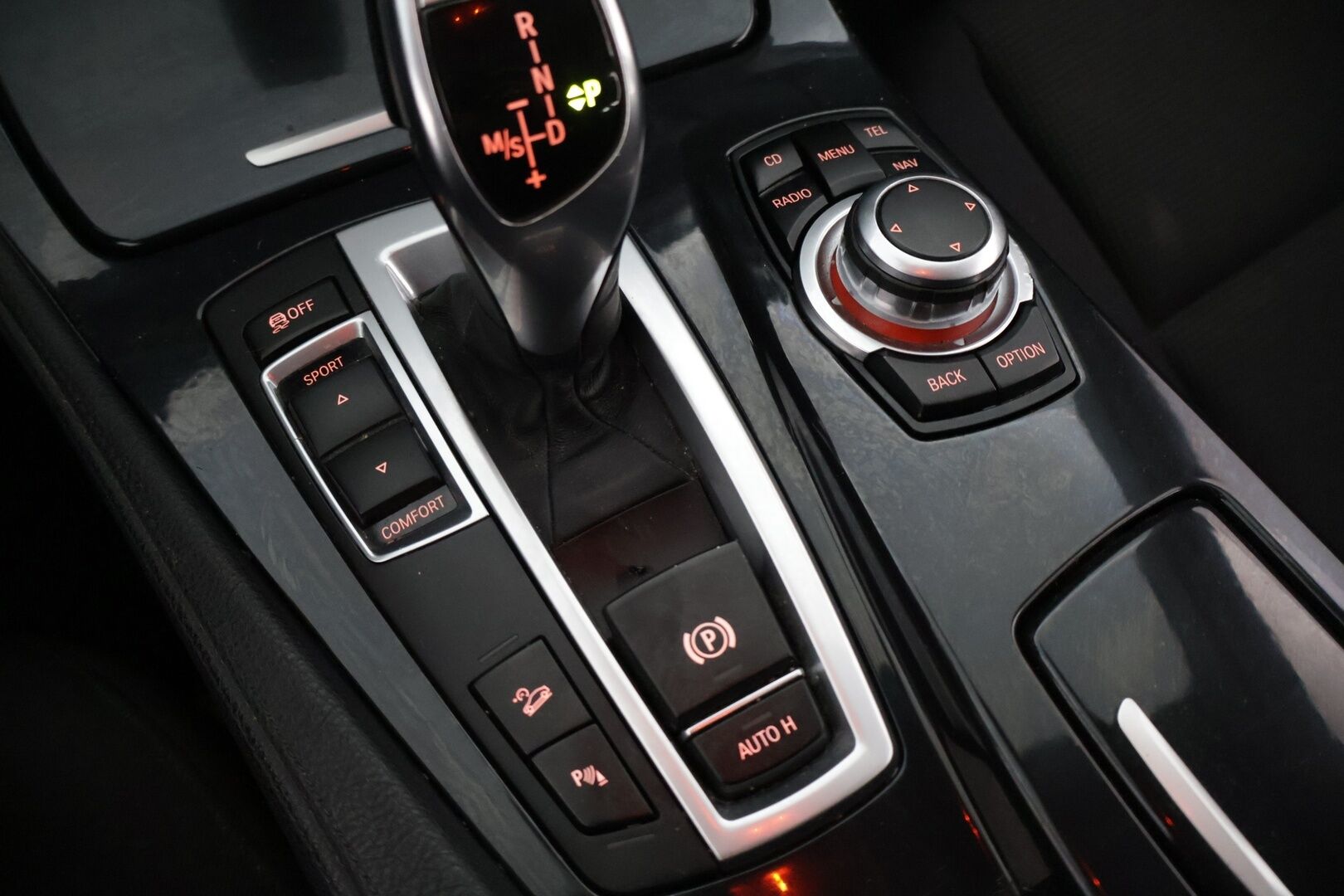 BMW 525 2012 TwinPower Turbo A xDrive F11 Touring *YritysOutlet - Myydään vain yrityksille* - * ACC / Webasto / HUD / Prof. navi / Koukku / Sportvaihteisto / Bluetooth / Adapt. ajovalot *