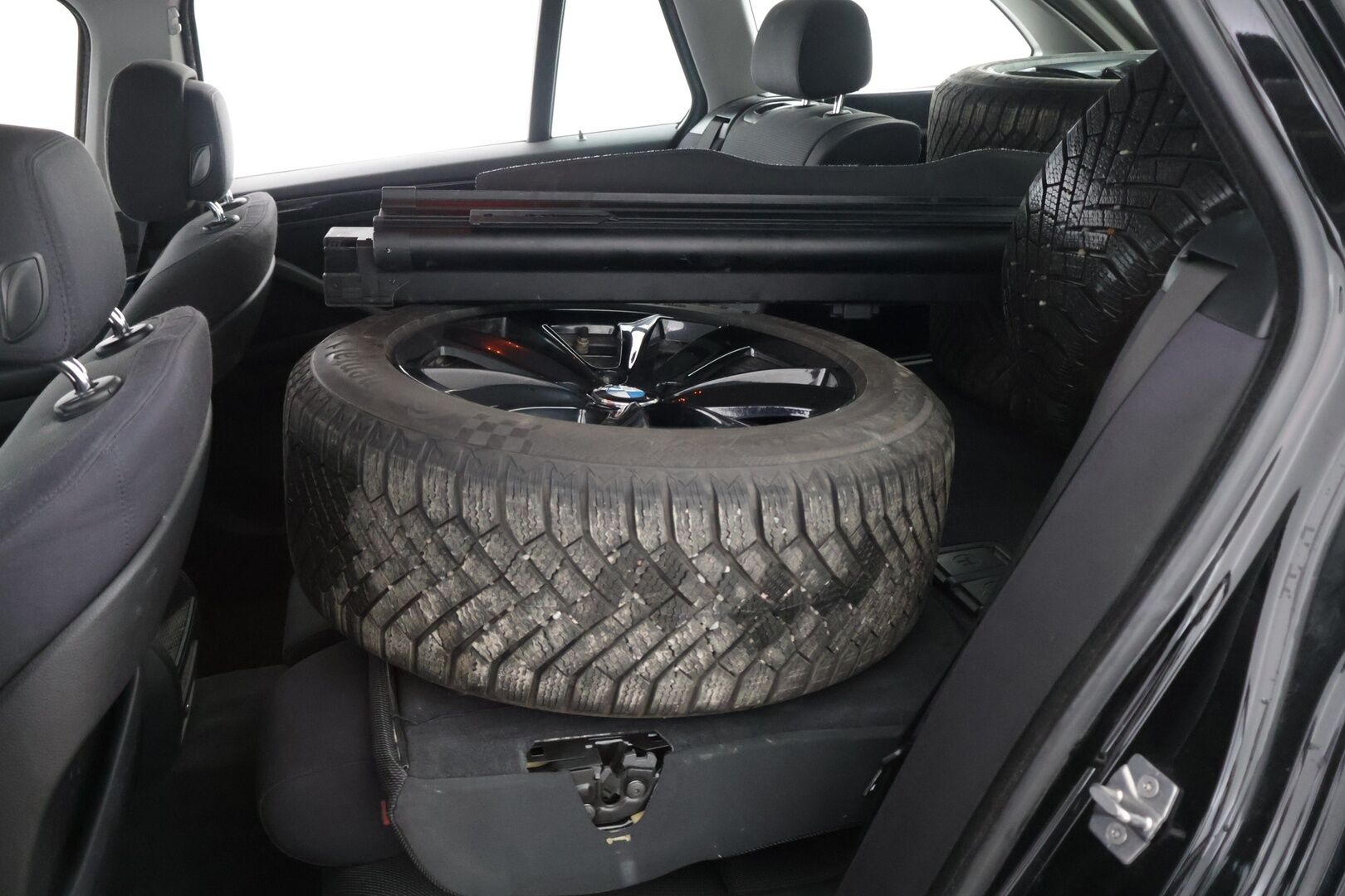 BMW 525 2012 TwinPower Turbo A xDrive F11 Touring *YritysOutlet - Myydään vain yrityksille* - * ACC / Webasto / HUD / Prof. navi / Koukku / Sportvaihteisto / Bluetooth / Adapt. ajovalot *