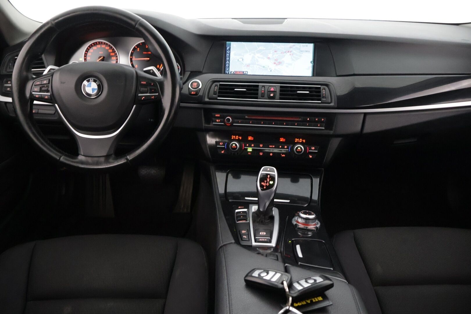 BMW 525 2012 TwinPower Turbo A xDrive F11 Touring *YritysOutlet - Myydään vain yrityksille* - * ACC / Webasto / HUD / Prof. navi / Koukku / Sportvaihteisto / Bluetooth / Adapt. ajovalot *