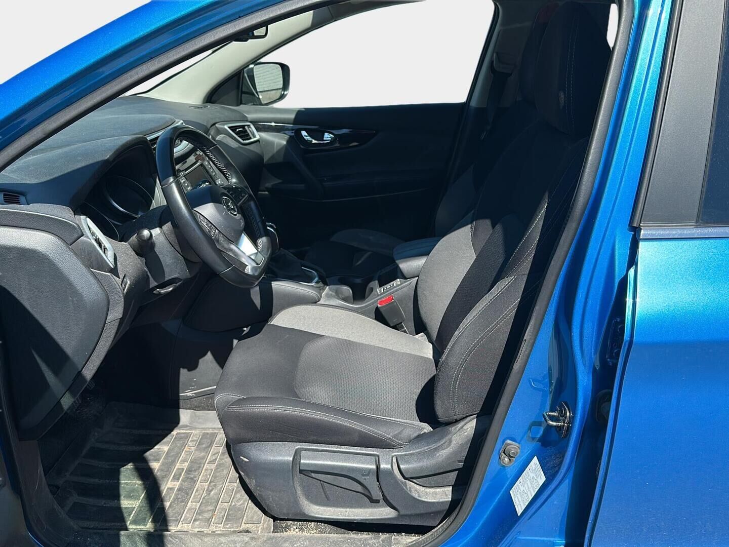 Nissan Qashqai 2020 DIG-T 160 N-Connecta 2WD DCT MY19-WLTP - Suomi-Auto | Irrotettava vetokoukku | 360-kamera | Vakionopeudensäädin | KeyLess
