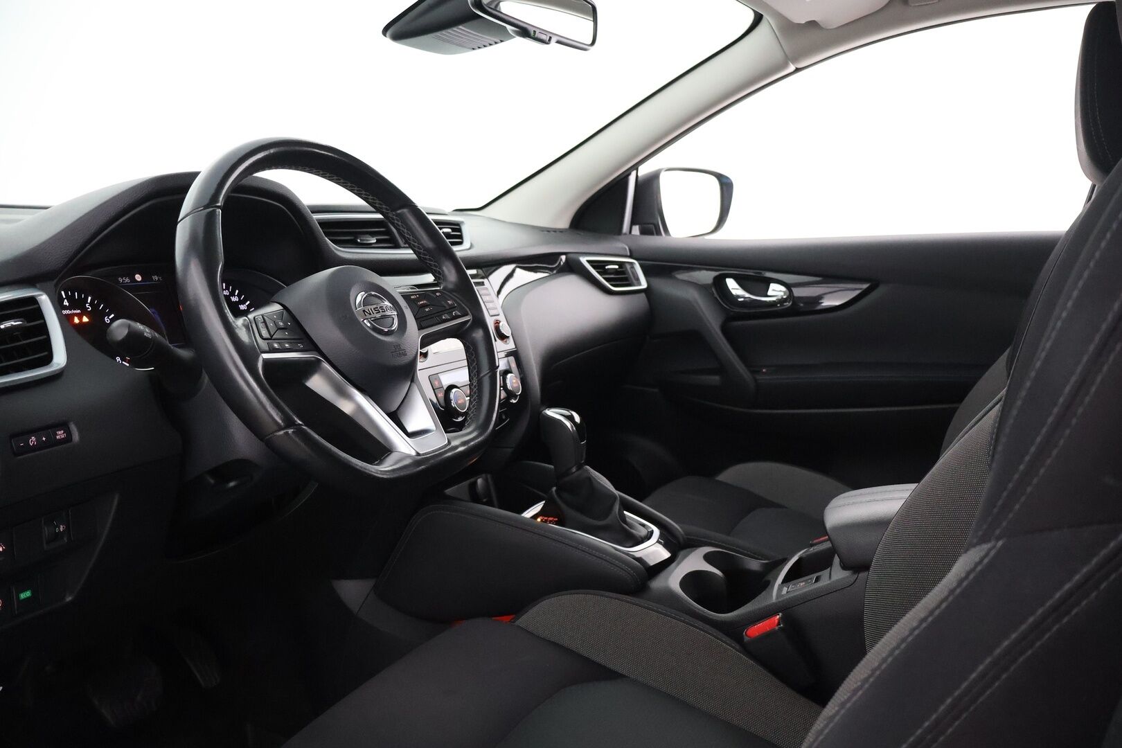 Nissan Qashqai 2020 DIG-T 160 N-Connecta 2WD DCT MY19-WLTP - Suomi-Auto | Irrotettava vetokoukku | 360-kamera | Vakionopeudensäädin | KeyLess