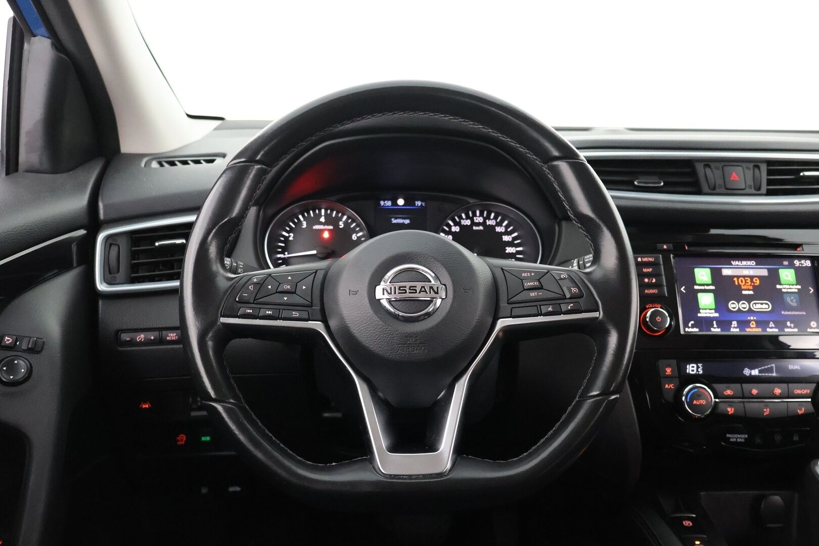 Nissan Qashqai 2020 DIG-T 160 N-Connecta 2WD DCT MY19-WLTP - Suomi-Auto | Irrotettava vetokoukku | 360-kamera | Vakionopeudensäädin | KeyLess