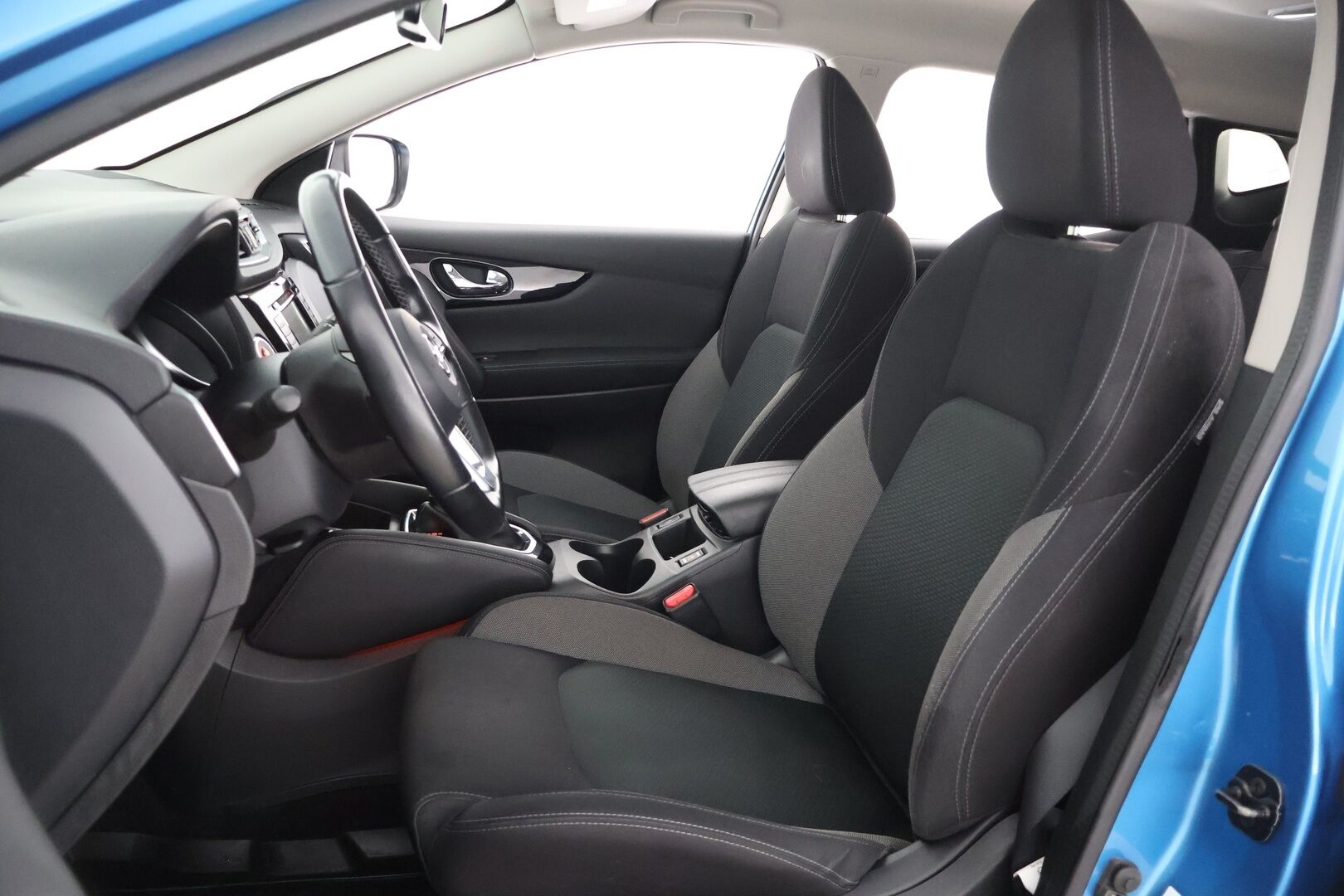 Nissan Qashqai 2020 DIG-T 160 N-Connecta 2WD DCT MY19-WLTP - Suomi-Auto | Irrotettava vetokoukku | 360-kamera | Vakionopeudensäädin | KeyLess