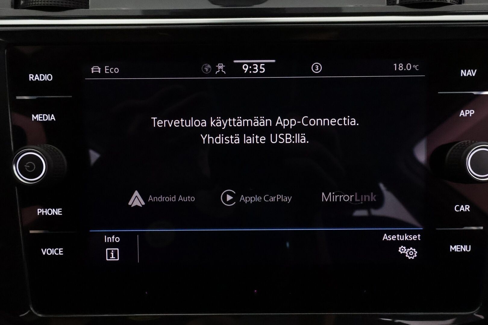 Volkswagen Tiguan 2021 Style 2,0 TDI SCR 4MOTION DSG. ** Webasto / Koukku / Adapt.Vakkari / P.kamera / Matrix-LED / Hierovat Sporttipenkit ** - 3,99 % KORKOTARJOUS TÄHÄN AUTOON - 1.Om Suomi-auto / 2x Renkaat