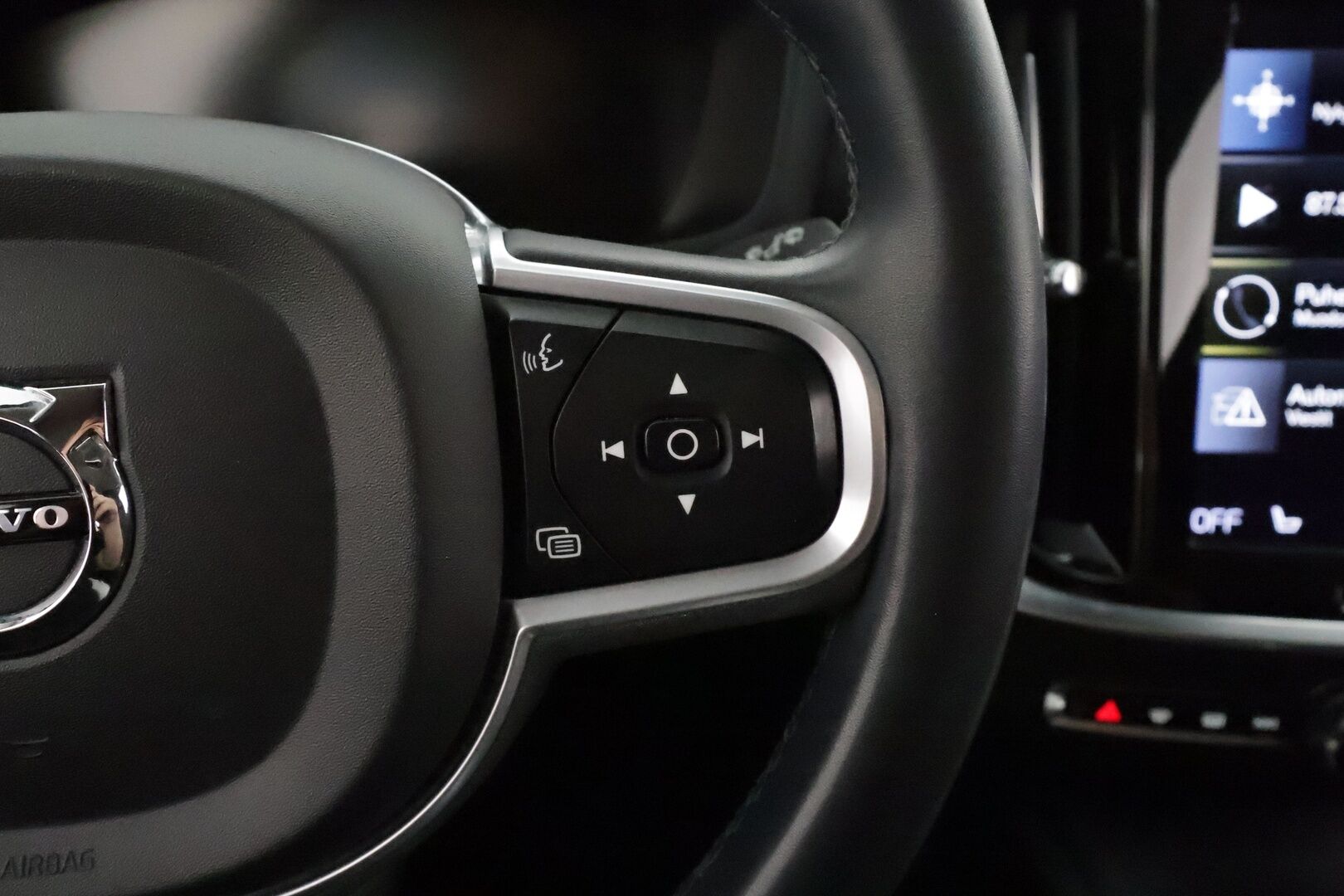 Volvo V60 2022 B3 MHEV Business aut **Webasto / Adapt.Vakkari / LED-valot / P.kamera / Navi / Kaistavahti / KeylessGO** - 1-om Suomi-auto / Kahdet Renkaat / Merkkihuollettu!