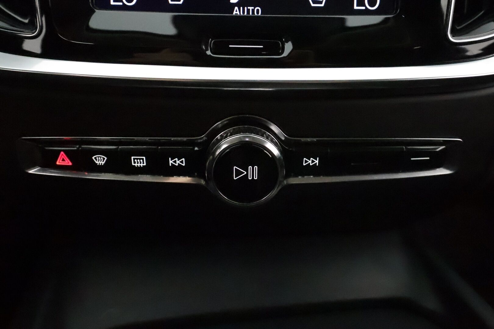 Volvo V60 2022 B3 MHEV Business aut **Webasto / Adapt.Vakkari / LED-valot / P.kamera / Navi / Kaistavahti / KeylessGO** - 1-om Suomi-auto / Kahdet Renkaat / Merkkihuollettu!