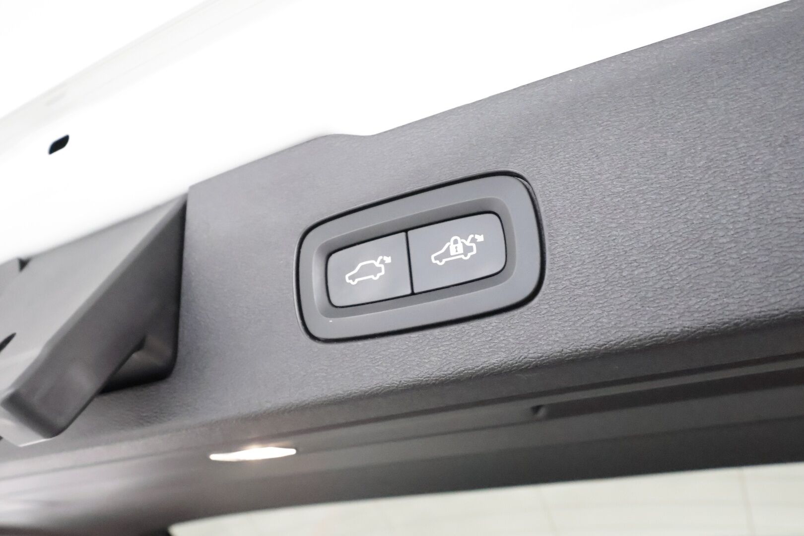 Volvo V60 2022 B3 MHEV Business aut **Webasto / Adapt.Vakkari / LED-valot / P.kamera / Navi / Kaistavahti / KeylessGO** - 1-om Suomi-auto / Kahdet Renkaat / Merkkihuollettu!