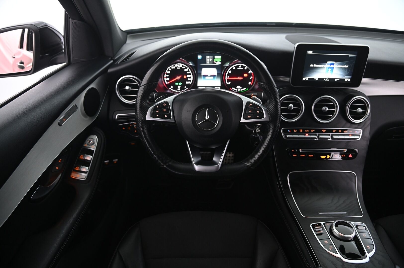 Mercedes-Benz GLC 2018 350 e 4Matic A Premium Business AMG - P-Kamera | IHC+ | Mustasisäkatto | LED | S-Luukku | Vetokoukku | 2x Renkaat&Vanteet | P-Tutkat | Vakionopeudensäädin 