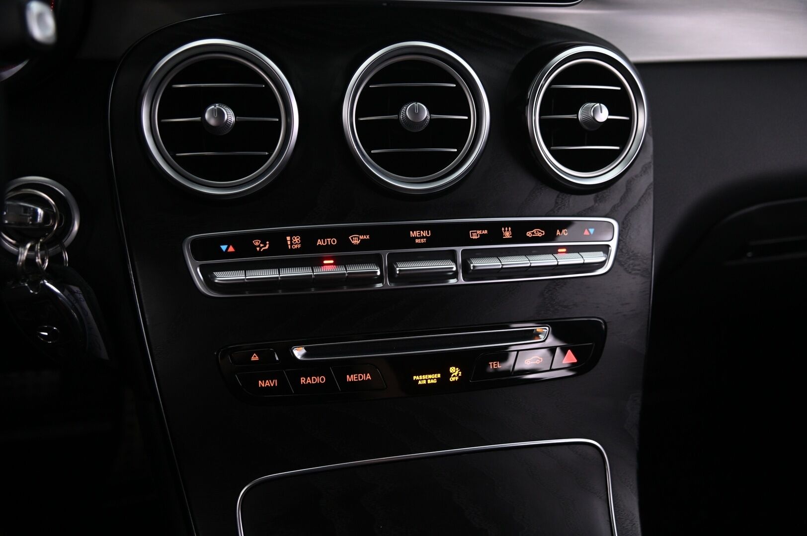 Mercedes-Benz GLC 2018 350 e 4Matic A Premium Business AMG - P-Kamera | IHC+ | Mustasisäkatto | LED | S-Luukku | Vetokoukku | 2x Renkaat&Vanteet | P-Tutkat | Vakionopeudensäädin 