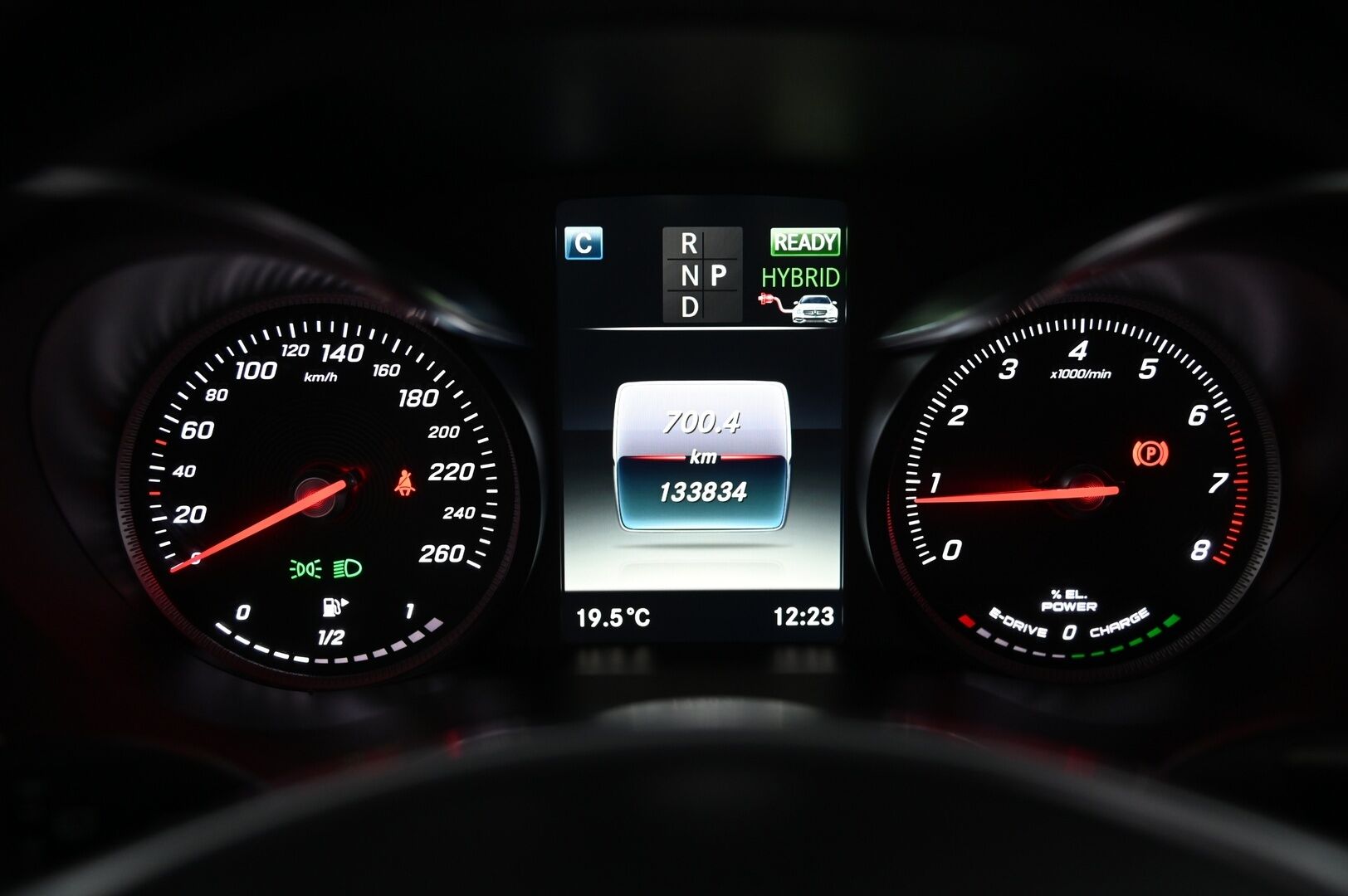 Mercedes-Benz GLC 2018 350 e 4Matic A Premium Business AMG - P-Kamera | IHC+ | Mustasisäkatto | LED | S-Luukku | Vetokoukku | 2x Renkaat&Vanteet | P-Tutkat | Vakionopeudensäädin 