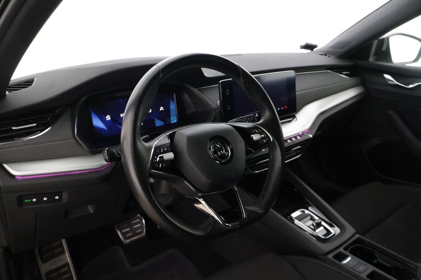 Skoda Octavia 2021 Combi 1,5 TSI G-TEC Style DSG Autom. * / Webasto / Koukku / Side-assist / Acc / Pkamera / - Edullista ajoa kaasulla! Juuri katsastettu & huollettu siisti yksilö!