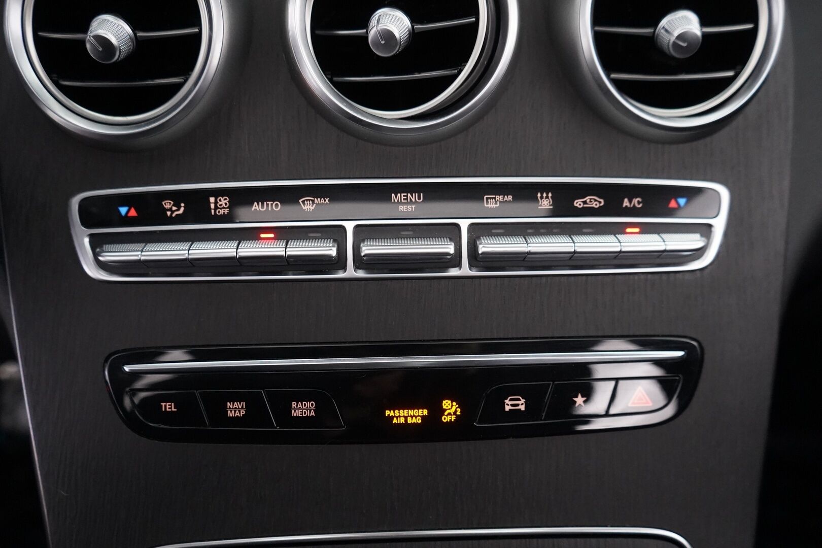 Mercedes-Benz GLC 2021 300 de 4MATIC A Business AMG Coupe EQ Power - DTR+ | 360° Kamera | HUD | Multibeam | MBUX Navigation Plus | Vetokoukku | Keyless | Ambient | AMG sisä- ja ulkopaketti | Kahdet Mersun vanteet | Puhdas Carvetical | Akku kuntotarkastettu