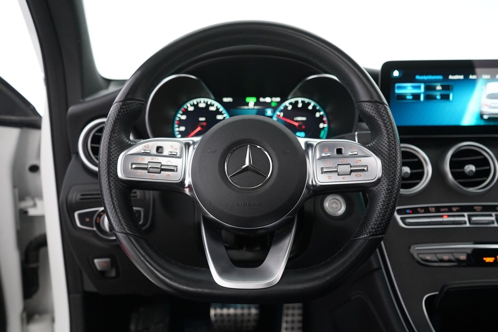 Mercedes-Benz GLC 2021 300 de 4MATIC A Business AMG Coupe EQ Power - DTR+ | 360° Kamera | HUD | Multibeam | MBUX Navigation Plus | Vetokoukku | Keyless | Ambient | AMG sisä- ja ulkopaketti | Kahdet Mersun vanteet | Puhdas Carvetical | Akku kuntotarkastettu