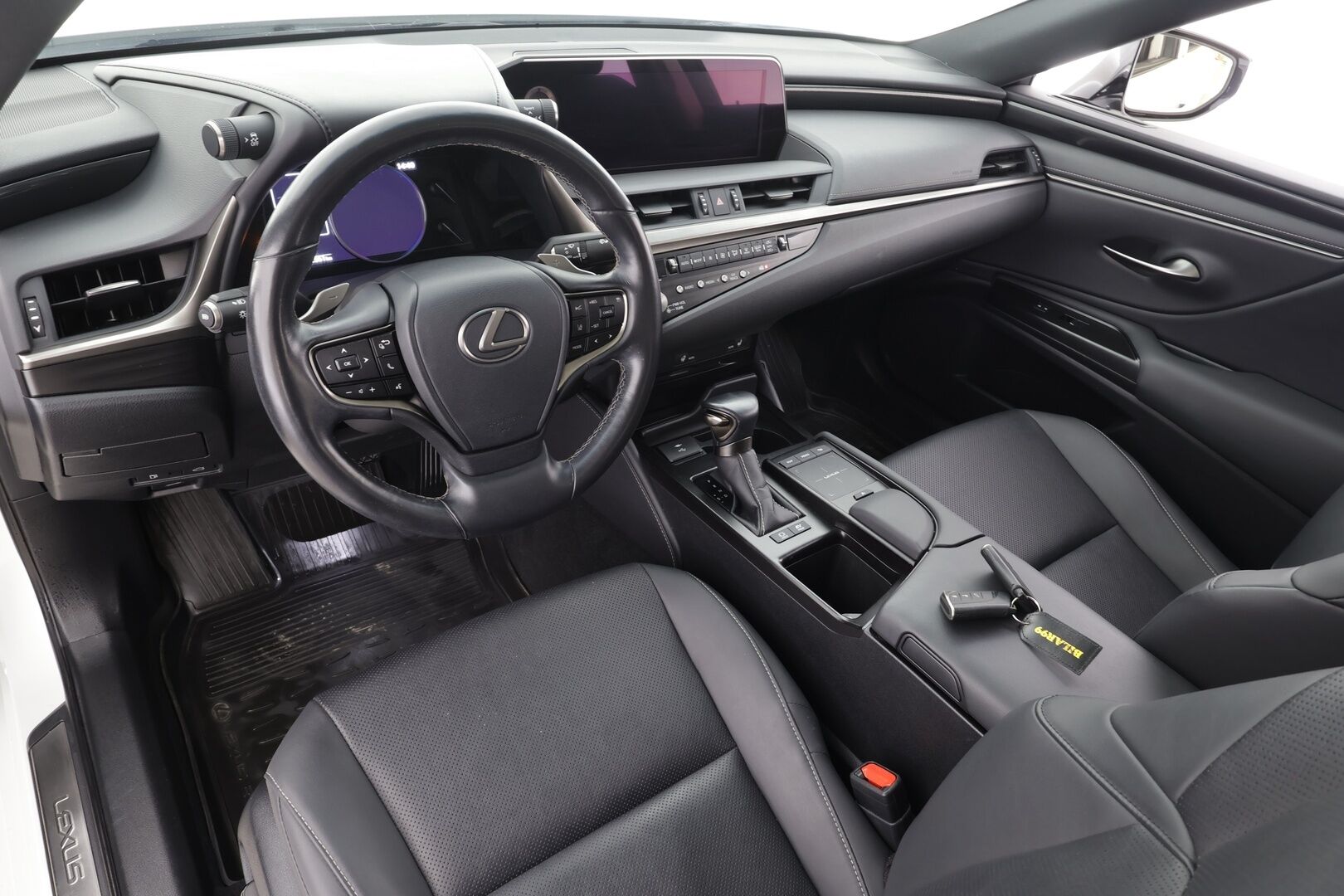 Lexus ES 2021 300h Limited Edition - | ACC | Sähköpenkit | Nahkaverhoilu | Kattoikkuna | LTA | BSM | LED | Keyless | P.kamera | Apple & Android | sähk. ratti | Merkkihuollot | 2x renkaat aluin | 