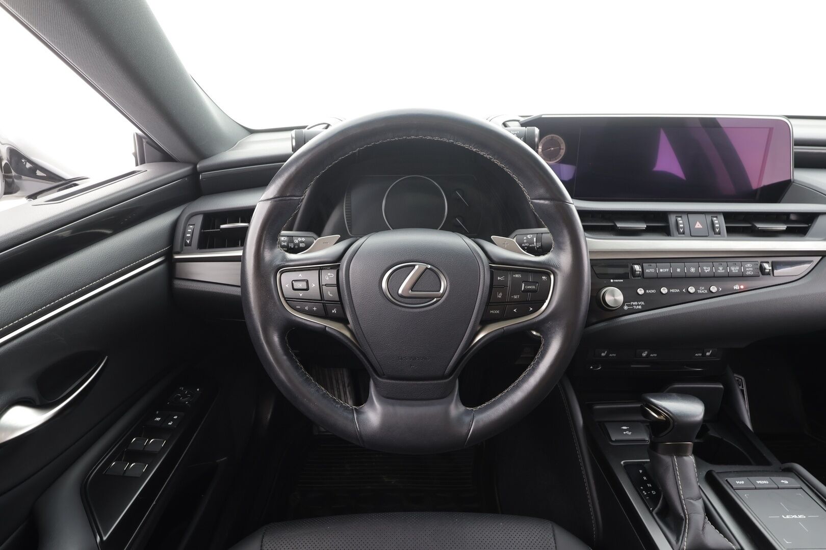 Lexus ES 2021 300h Limited Edition - | ACC | Sähköpenkit | Nahkaverhoilu | Kattoikkuna | LTA | BSM | LED | Keyless | P.kamera | Apple & Android | sähk. ratti | Merkkihuollot | 2x renkaat aluin | 