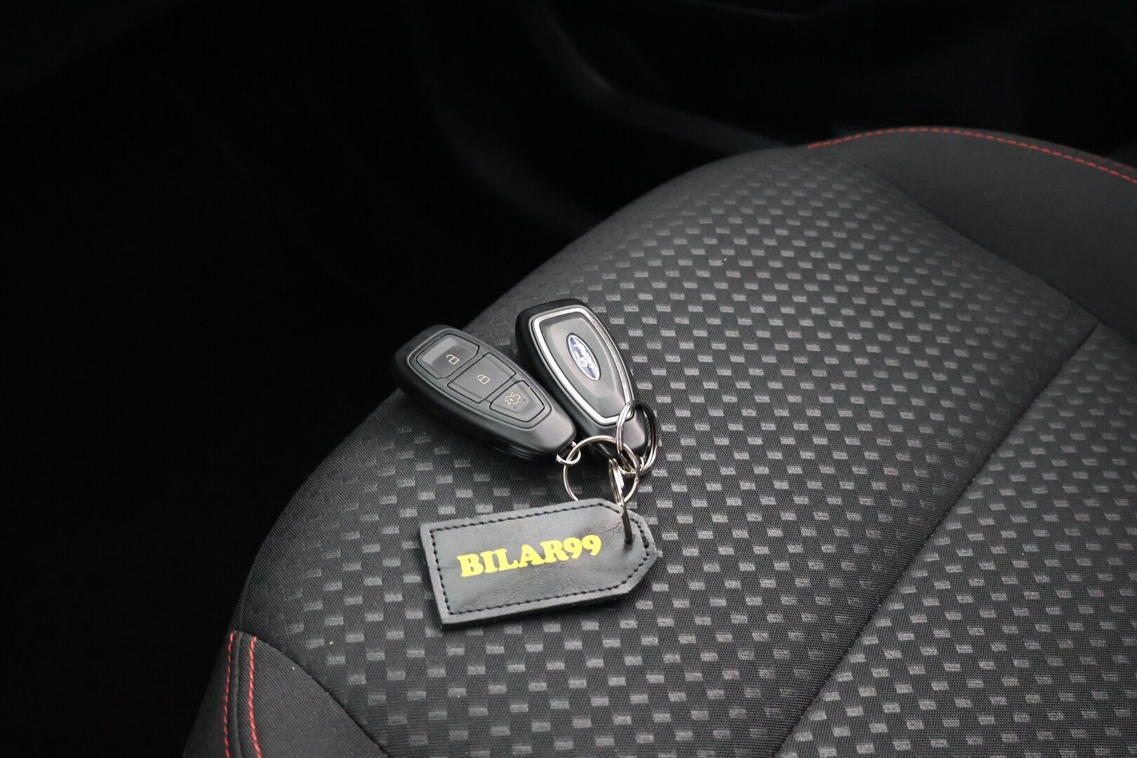 Ford Kuga 2021 2,5 Hybrid (HEV) 190hv CVT FWD ST-Line 5-ov - | Suomi-Auto | P-Kamera | Apple&Android | Keyless | Digimittaristo | Lämmitettävä Tuulilasi | Ambient
