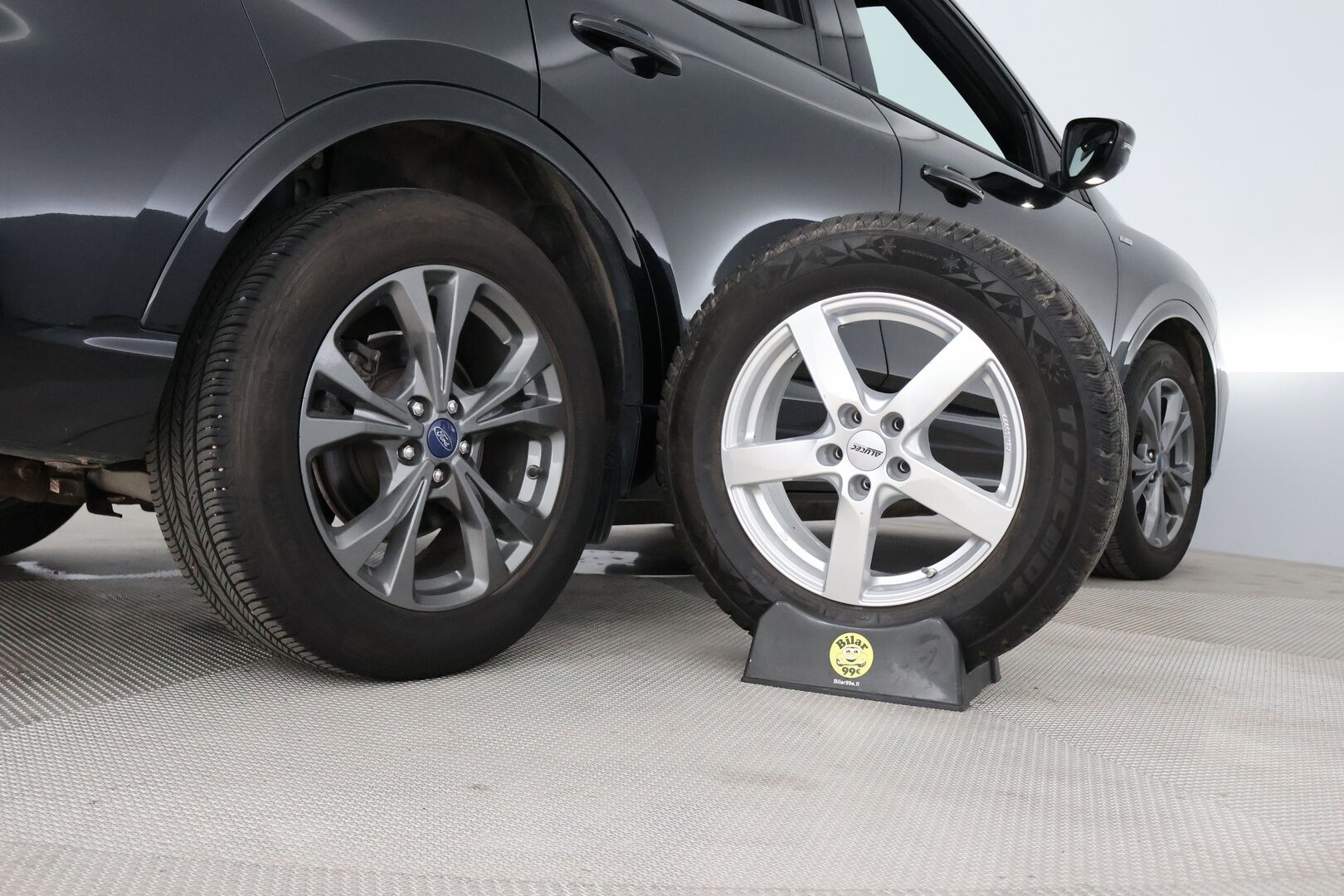 Ford Kuga 2021 2,5 Hybrid (HEV) 190hv CVT FWD ST-Line 5-ov - | Suomi-Auto | P-Kamera | Apple&Android | Keyless | Digimittaristo | Lämmitettävä Tuulilasi | Ambient
