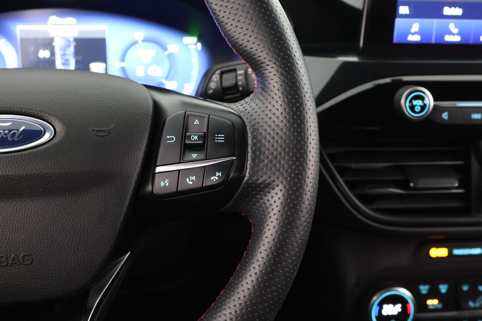Ford Kuga 2021 2,5 Hybrid (HEV) 190hv CVT FWD ST-Line 5-ov - | Suomi-Auto | P-Kamera | Apple&Android | Keyless | Digimittaristo | Lämmitettävä Tuulilasi | Ambient