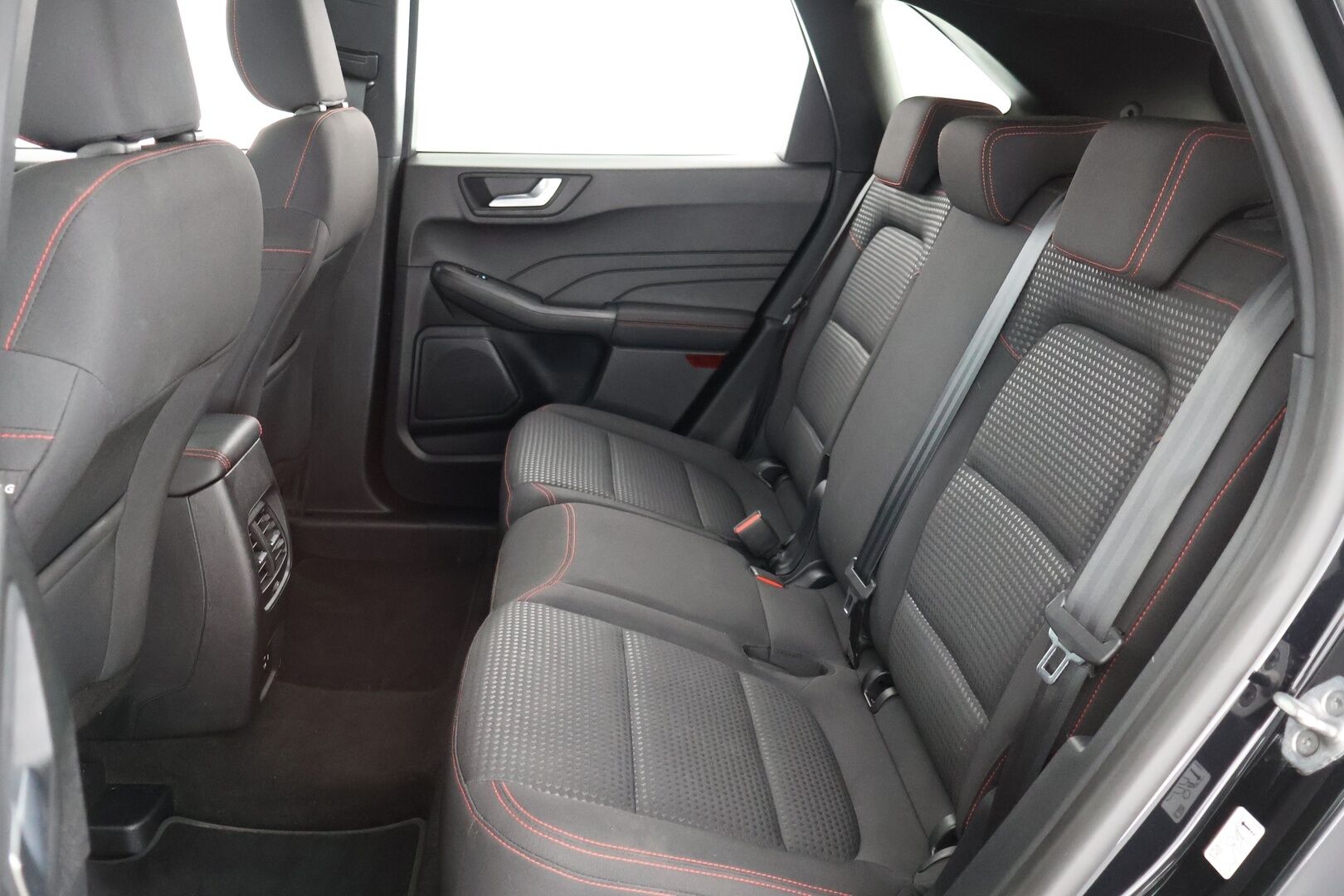 Ford Kuga 2021 2,5 Hybrid (HEV) 190hv CVT FWD ST-Line 5-ov - | Suomi-Auto | P-Kamera | Apple&Android | Keyless | Digimittaristo | Lämmitettävä Tuulilasi | Ambient