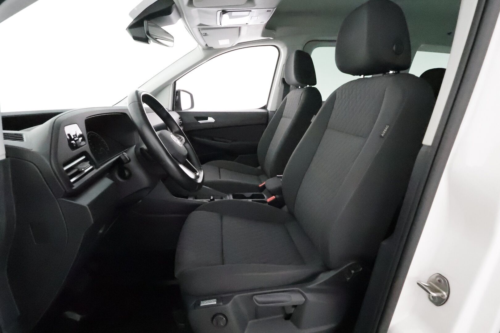 Volkswagen Caddy 2021 Life Business 2,0 TDI 90kW DSG **Adapt.vakkari / P.tutkat / Webasto / Navi / Apple&Android / LED** - 1.Om Suomi-auto / Merkkihuollettu / Kahdet renkaat aluvanteilla 