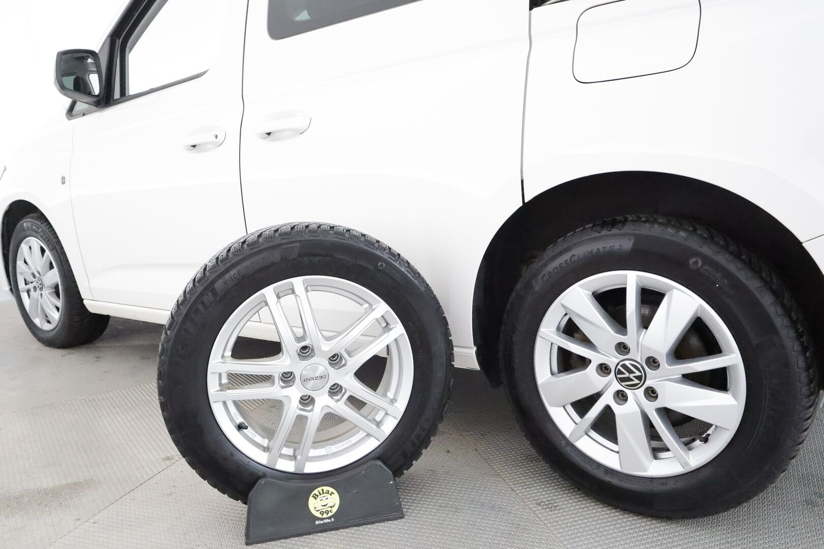 Volkswagen Caddy 2021 Life Business 2,0 TDI 90kW DSG 5-Paikkainen * Webasto / Adapt.Vakkari / Peruutustutkat / Navi / Apple&Android / LED - 1.Om Suomi-auto / Merkkihuollettu / Kahdet renkaat aluvanteilla / Huippuvarusteet! - Osta nyt, maksa vasta ensi vuonna