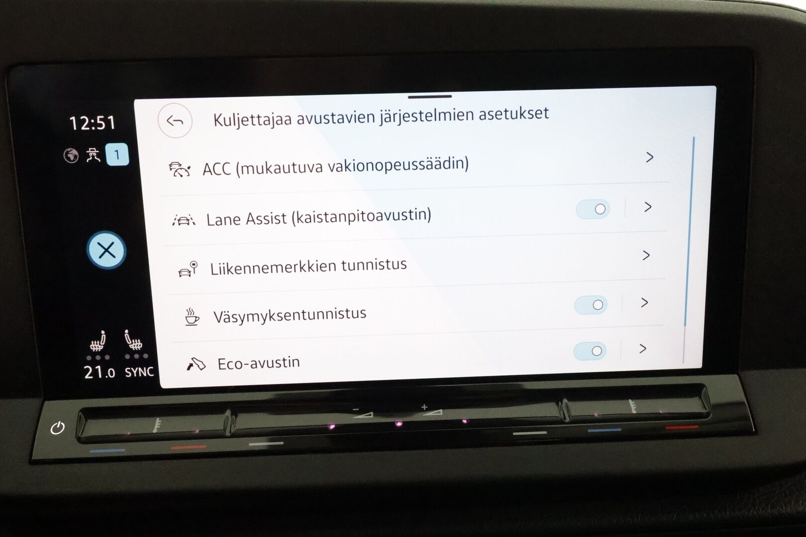 Volkswagen Caddy 2021 Life Business 2,0 TDI 90kW DSG **Adapt.vakkari / P.tutkat / Webasto / Navi / Apple&Android / LED** - 1.Om Suomi-auto / Merkkihuollettu / Kahdet renkaat aluvanteilla 
