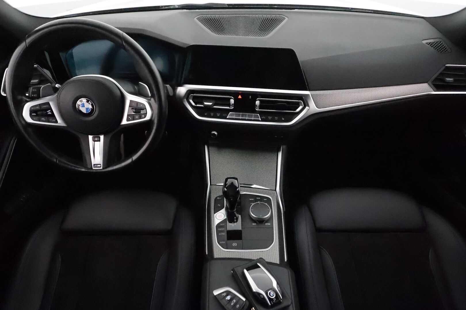 BMW 320 2021 G21 Touring 320d A xDrive Business M-Sport MHEV **Webasto / ACC / LED / P.kamera / Sporttipenkit / Navi / Kaistavahti** - 1.om Suomi-auto / Kahdet Renkaat / Merkkihuollettu!