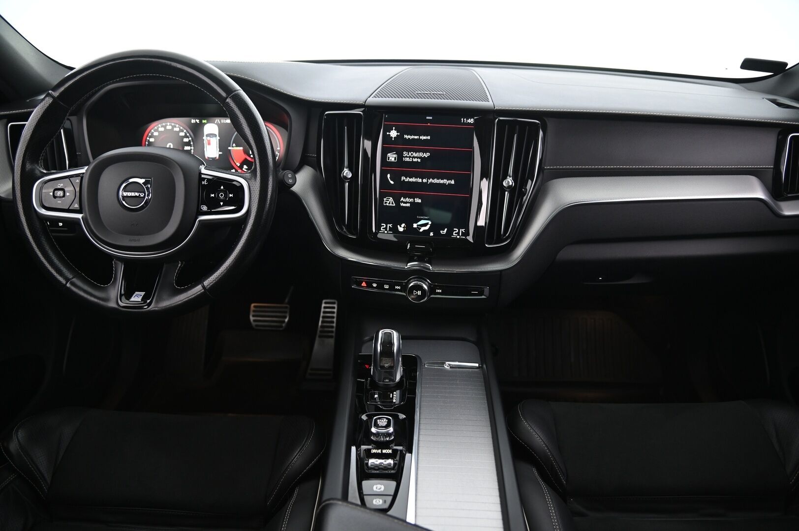 Volvo XC60 2019 T8 AWD R-Design aut *H&K / Panorama / HUD / Muistisähköpenkit / 360 kamera / Koukku / Pa-lämmitin* - Pilot assist / ACC / Bliss / Juuri huollettu / Kessy / 2x renkaat ja vanteet
