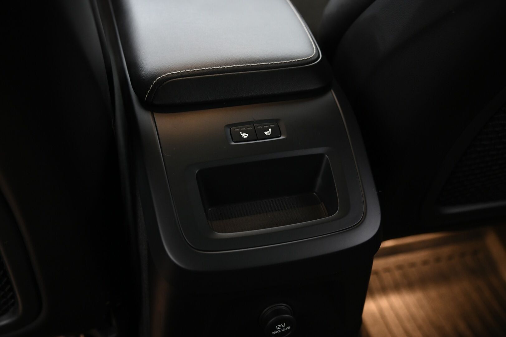 Volvo XC60 2019 T8 AWD R-Design aut *H&K / Panorama / HUD / Muistisähköpenkit / 360 kamera / Koukku / Pa-lämmitin* - Pilot assist / ACC / Bliss / Juuri huollettu / Kessy / 2x renkaat ja vanteet