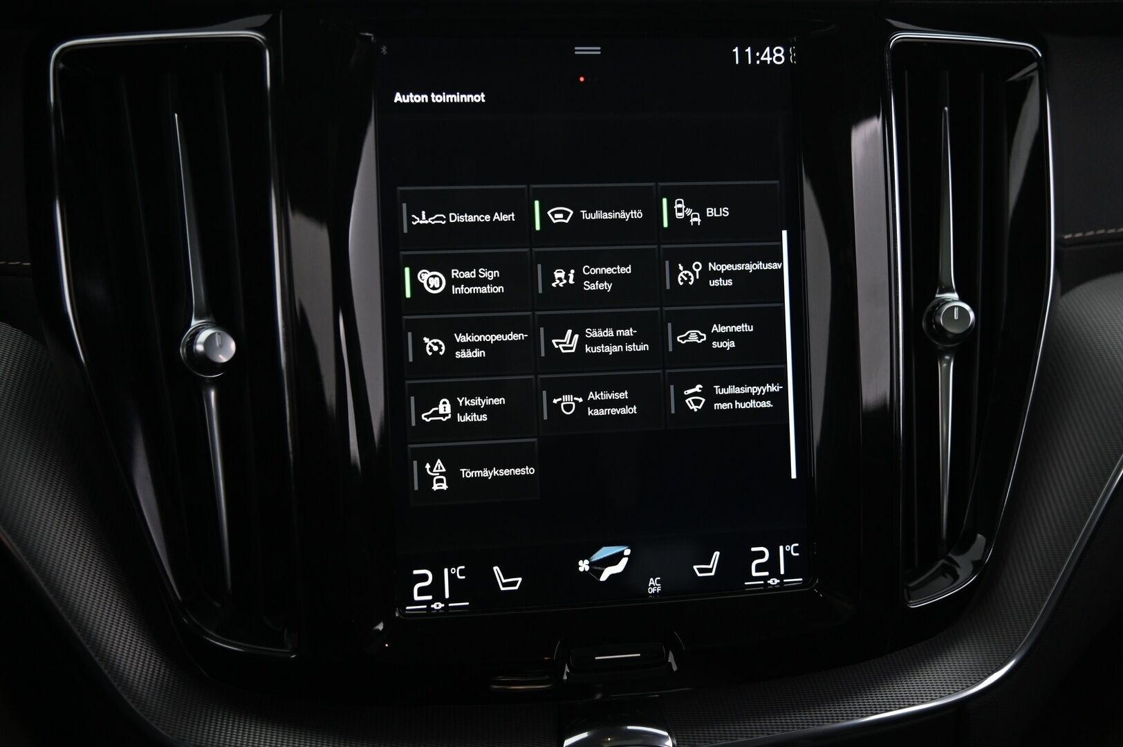 Volvo XC60 2019 T8 AWD R-Design aut *H&K / Panorama / HUD / Muistisähköpenkit / 360 kamera / Koukku / Pa-lämmitin* - Pilot assist / ACC / Bliss / Juuri huollettu / Kessy / 2x renkaat ja vanteet